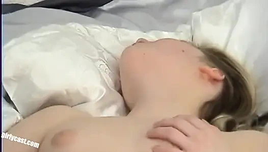 Claudia 18 лет - ее первое видео с HC