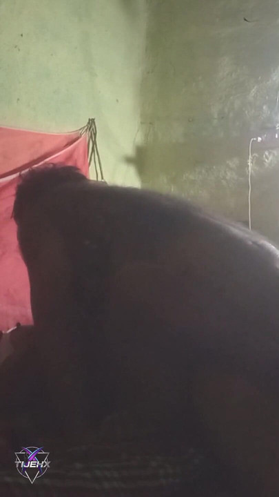 Une vraie soubrette indienne excitée et baisée | Clip 2