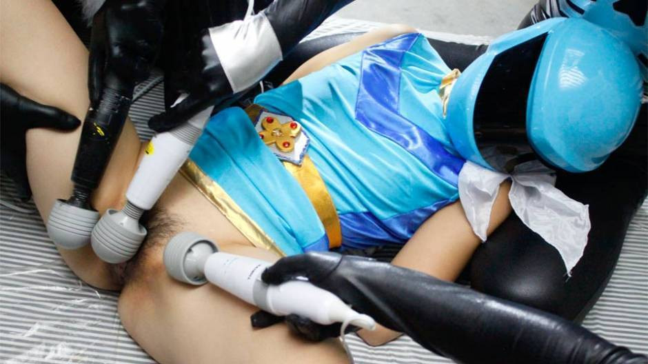 Cosplayer Jepun biru berani memancut mani, tidak ditapis