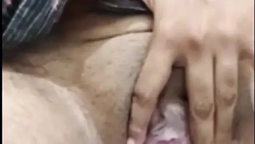 Hintli köylü kız whatsa uygulamasında erkek arkadaşı için çıplaklar gösteriyor sıkı amcık xxx video