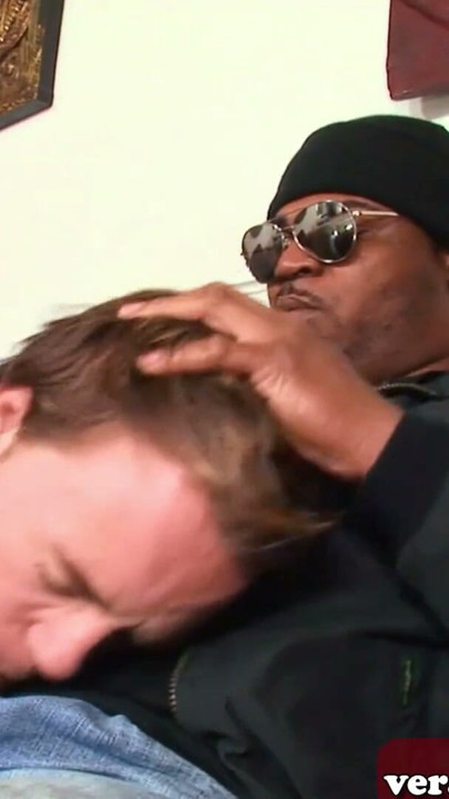 A black bear fucks a white bear in the ass | Clip 1