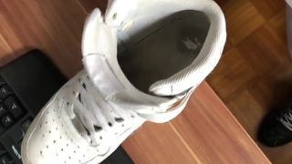 Komm in meinen Sneaker af1