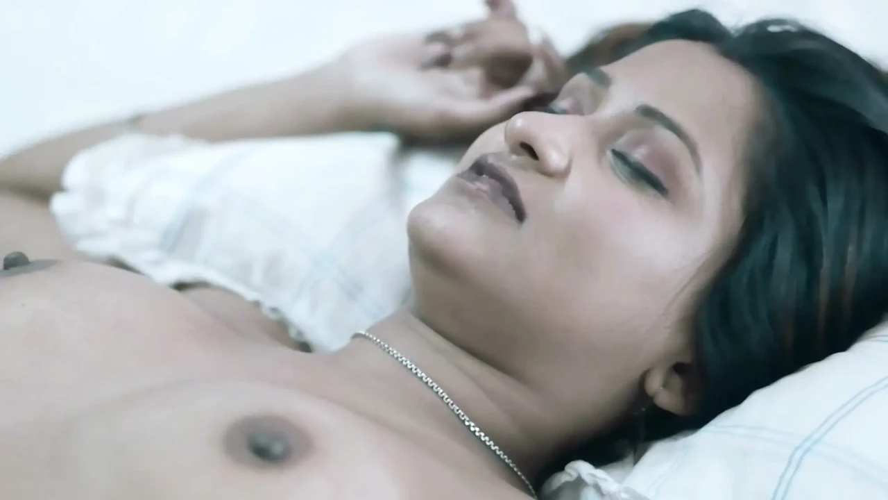 Desi girl Sudipa ne sarak chhap ladke se chudwati hot hindi chudai