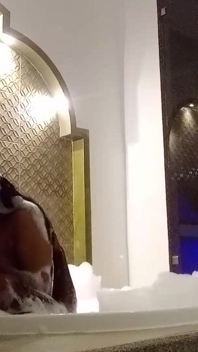 Unforgettable moment from "Me la cojo rico en el jacuzzi y se cae no aguanta ya sus piernas de tantos orgasmos"