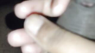 Un garçon desi se masturbe avec la bite de son beau-père
