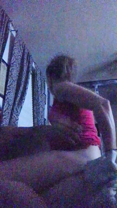 Cabalga loca hasta que se corre demasiadas veces