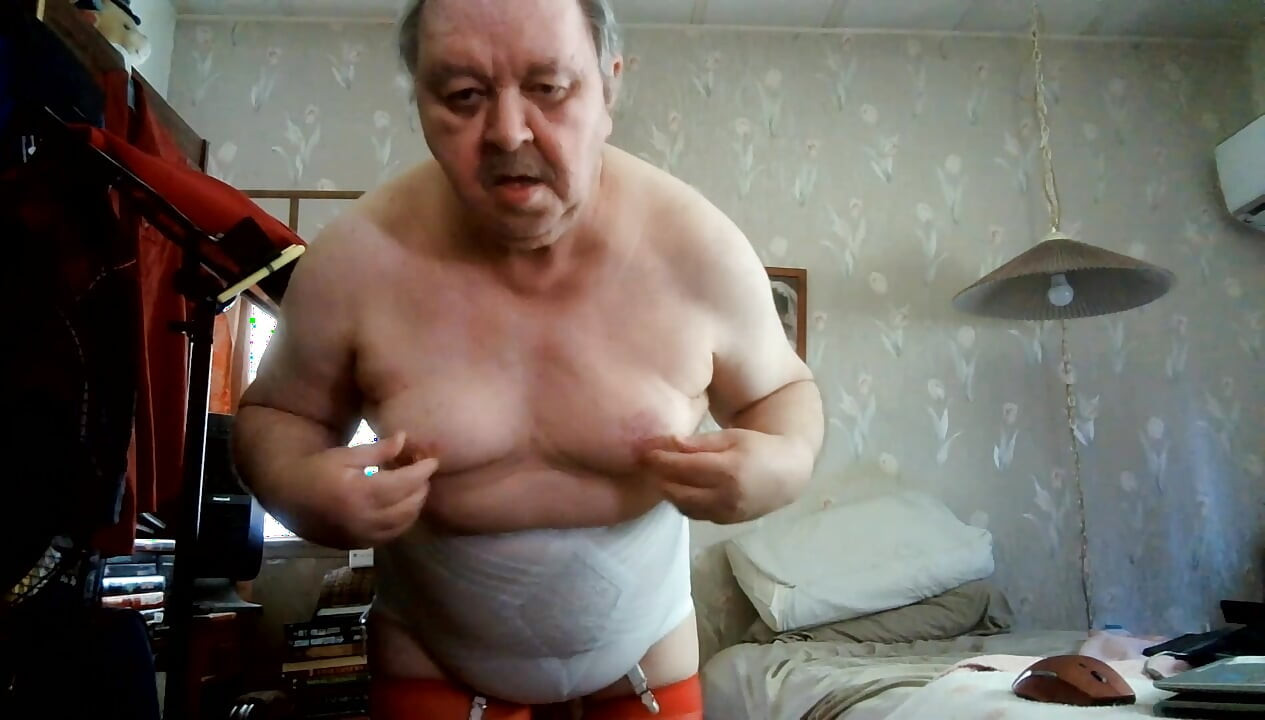THE CUM PIG - MY NAKED CUM PIG MASTURBATING CUM