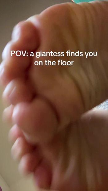 giantess finds you on the floor