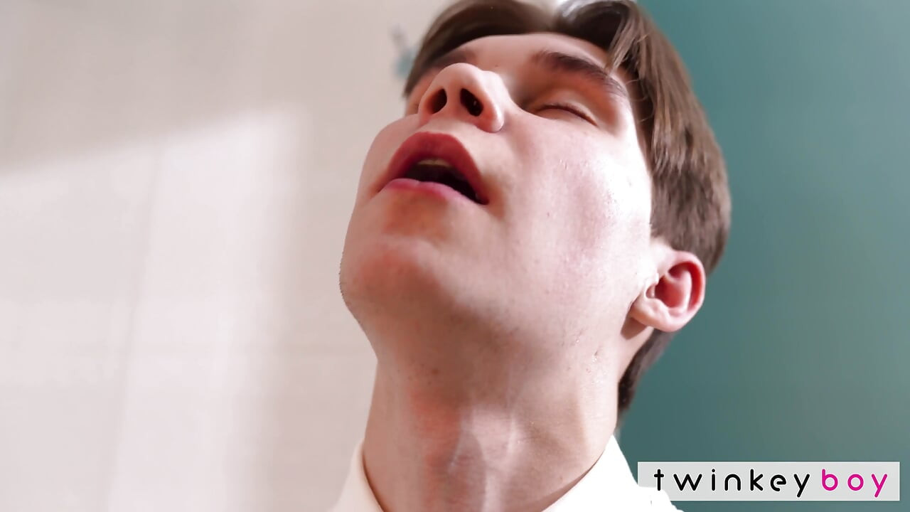 Nasty College Boys: Scott and Elio Hook up After College