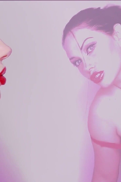 Fantasía brillante roja sobre mis labios hipnotizantes y mi cuerpo sexy
