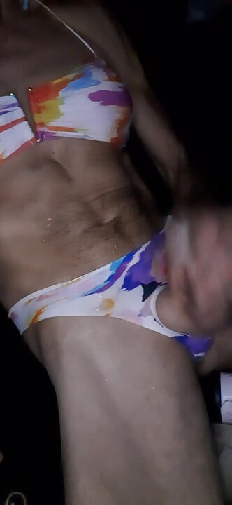 Cdmichelle в красочно пятнистых купальниках