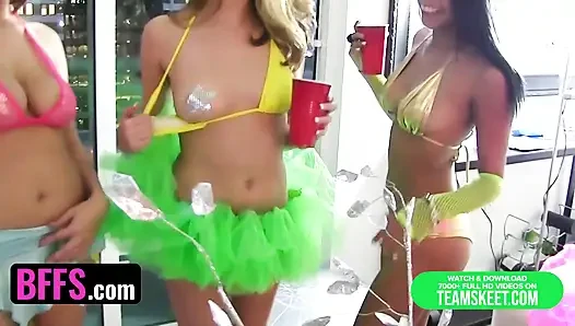 Bffs - pacar semok dengan bikini neon seksi berubah jadi liar dengan mainan seks dan pejantan beruntung setelah festival