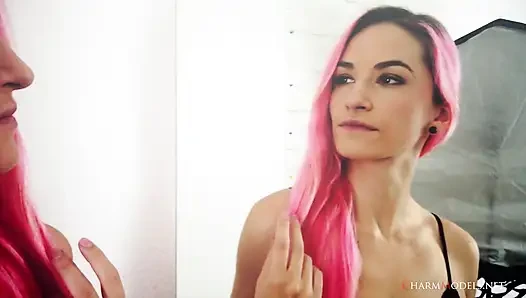 Spiegel Spiegel an der wand sexy rosa haar mädchen adele