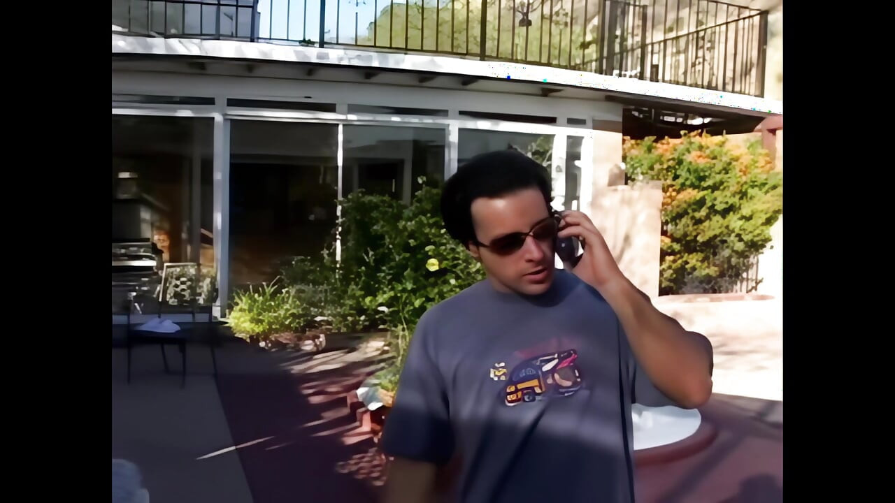 Dwa duże penisy dla słodkiej cipki oszałamiającej Ashley Moore