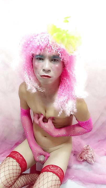 Oanh Le transgender i sexiga kläder