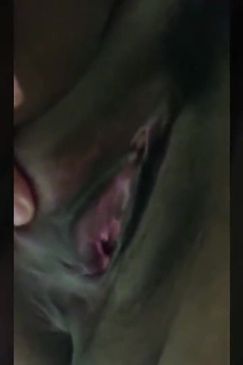 Hotwife Twerking and Fingering Herself Until She Cums for You