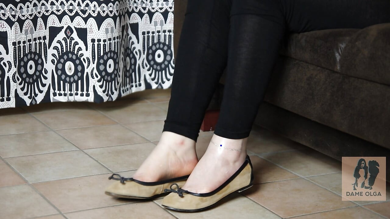 (005) Joc cu pantofi cu balet flats și șosete cu prezervativ în latex