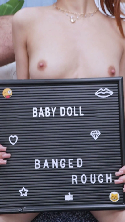 Baby Doll leva uma gangbang anal até ao fundo | Clip 1