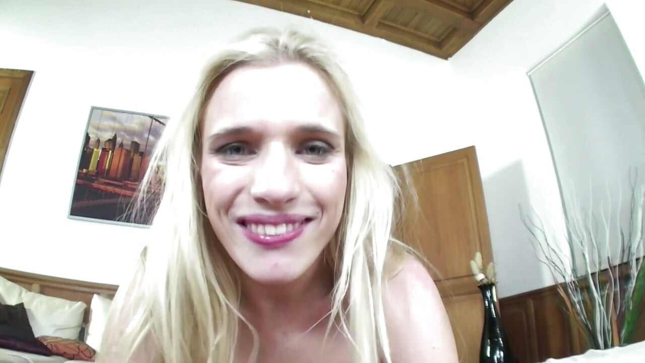 Linda Babe Wants to Play with Omar Galanti's Big Cock
