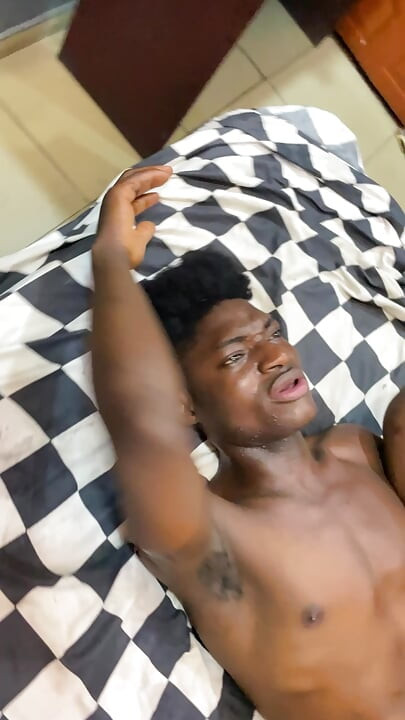 Seksi momak me jebe danas