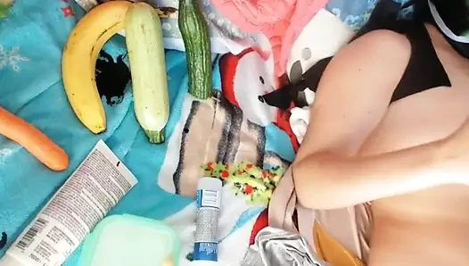 Amateur-ehefrau Masturbiert Mit Ihren Fingern in Ihrer Muschi.