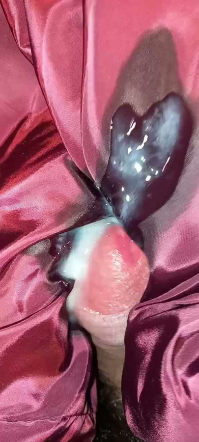 Staining her red coatlining