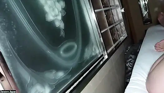 До того, как ее агентство узнает.