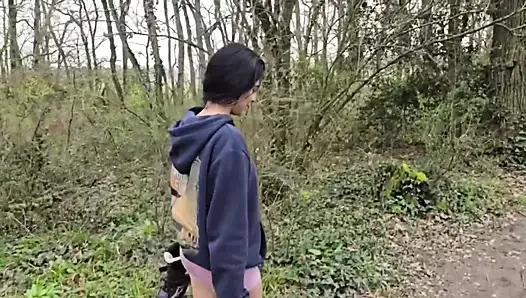 Komşum hiç uçurtma patenine binmemişti ve sonunda açık havada yarağıma bindi