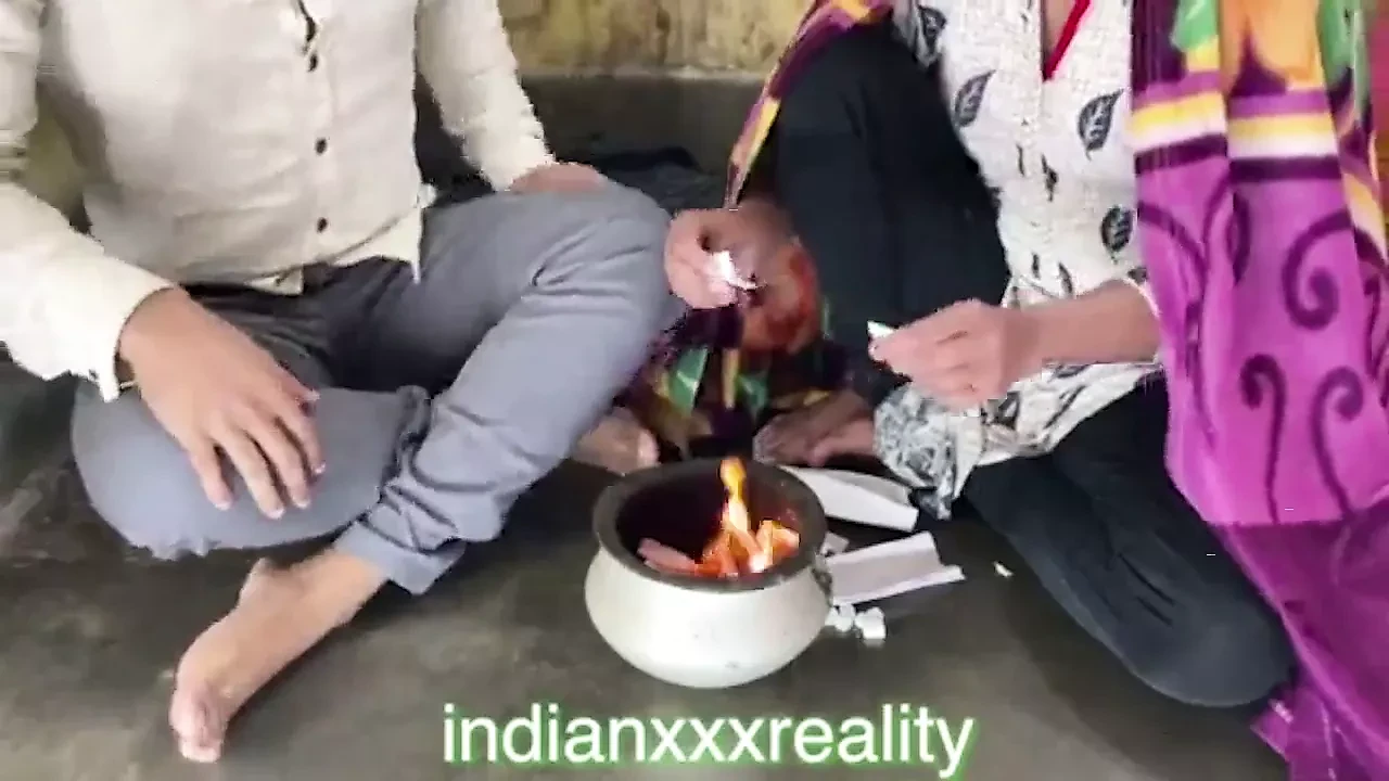 Village husband and wife have Sex with clear Hindi audio
