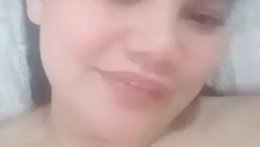Curvylinea masturbating in close-up, her pussy is tight, and she loves playing with the camera, it gives her a lot of pleasure a