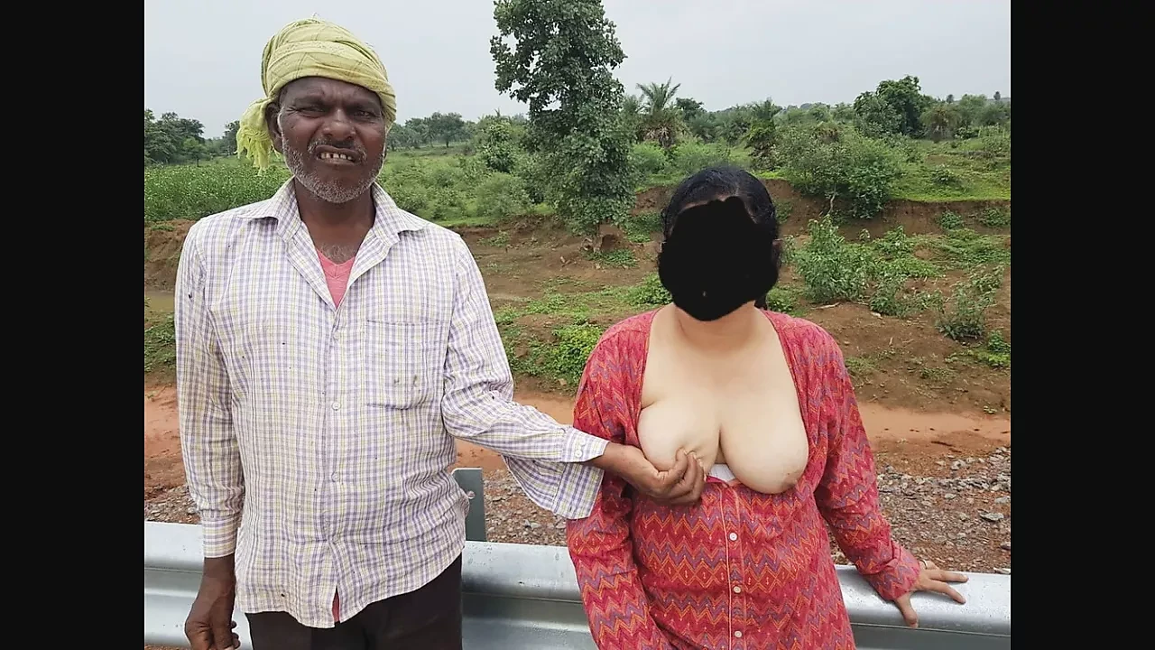 Desi Bhabi shared with strangers during picnic
