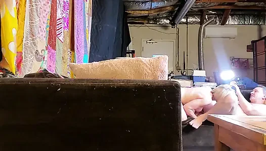 Художник и его муза за кулисами