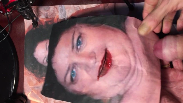 sono la troia Mariangela