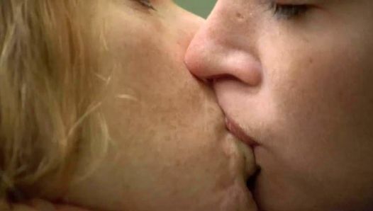 Emily Blunt & Natalie Press Lesbian Kiss on ScandalPlanetCom