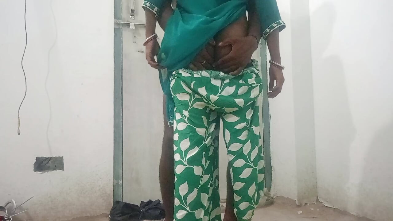 Soția indiană desi casnică ko soțul ne Doggi poziționează-mă choda dkrhw143