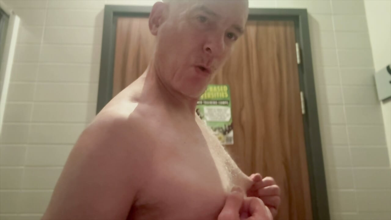 Daddy Cum Pig nipple play at the Gym