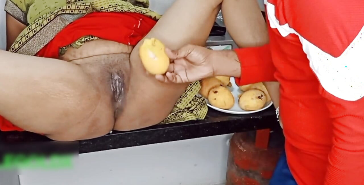 Indian desi aunty tunjukkan tetek panas kami di dapur suami kami akan datang seks
