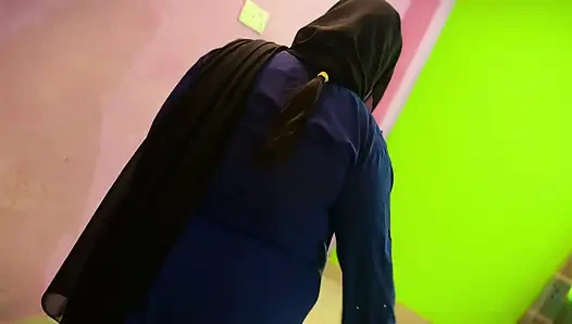 Fucking my Stepmom When she sweeping my room Without pant only wearing a hijab &amp; Abaya &amp; she try to seduce me to sex with her