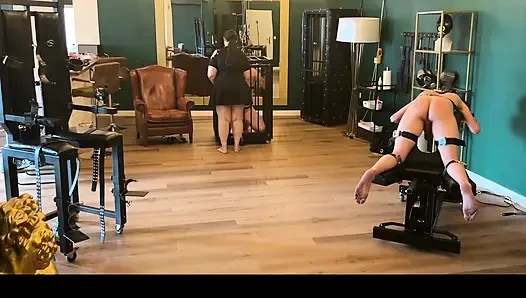 2 köle ceza alanı köle tedavi kafesi ve özel şezlongumla fetiş çatı katları bölüm 1-2