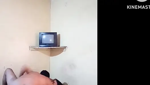 Мачеха занимается сексом в комнате