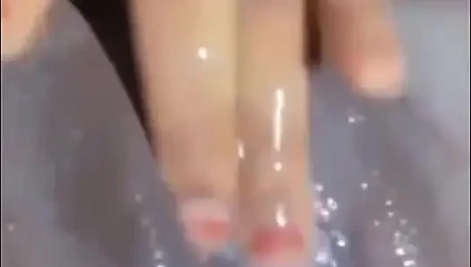 Eski sevgilimin kremsi ıslak amcığı bana gönderdi