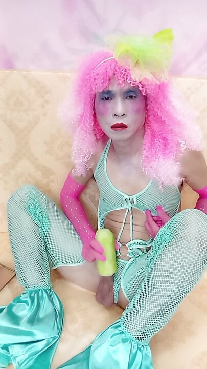 Oanh Le, trans, con ropa sexy, porno, el culo a full de placer