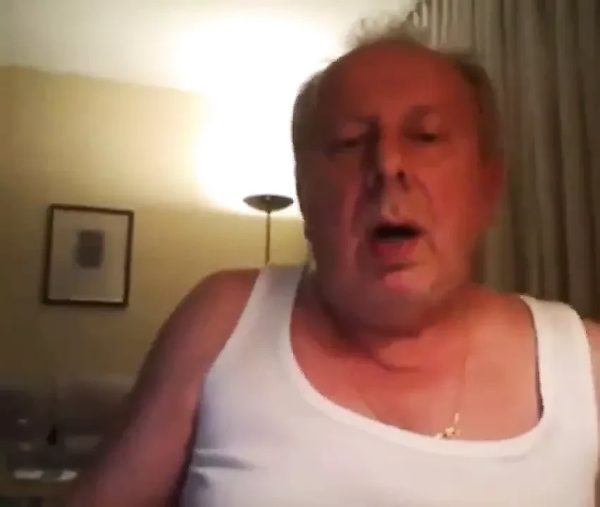 Stilig chub pappa med stor kuk och bollar