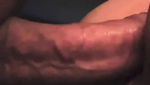 Seks anal pasangan amatir dan creampie pantat