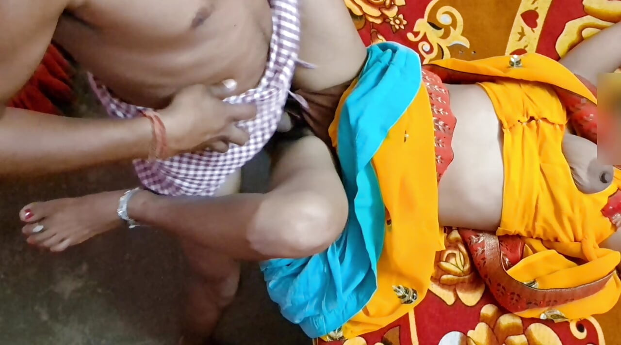 Az indiai szobalányt megdugja a ház tulajdonosa