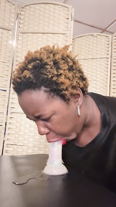 Dick Sucking Blowjob (Alliyah Alecia)