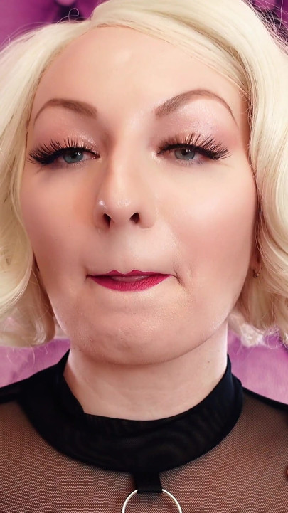 sexy SFW video with sucking candy sounds