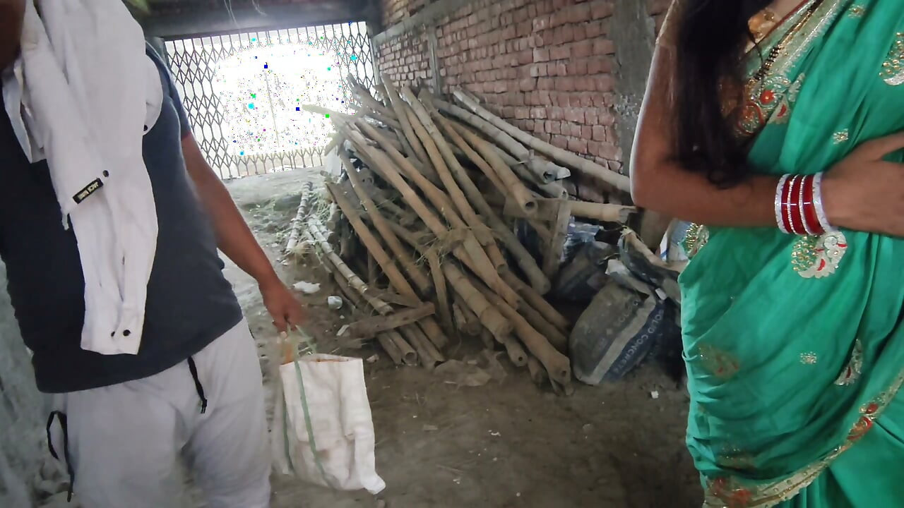 proaspăt căsătorită cea mai fierbinte bhabhi indiană desi futându-se cu fratele mai mic vitreg al soțului ei în stil doggy