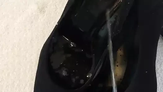 çiş içinde yüksek topuklu çiş