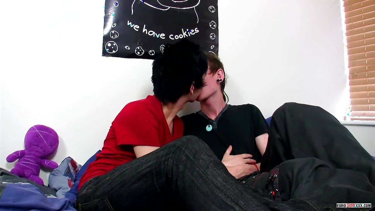 Jason dobiva veliki twink kurac